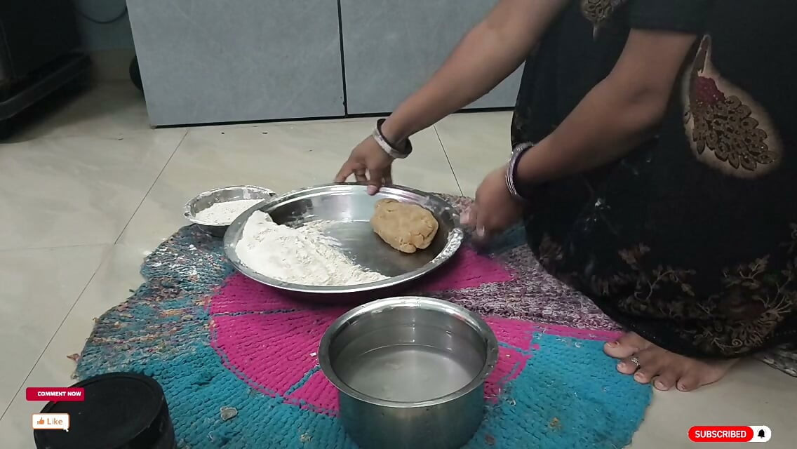 Tight Pussy Indian Stepmom Rough fucked by Horny Boy Viral Video