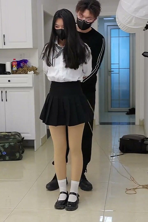Tying My Girlfriend to a Chair, Watching His Struggles