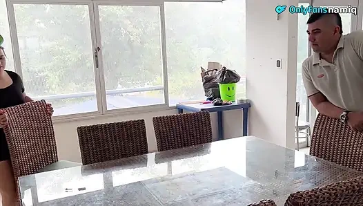 Cewek jalang ini pertama kali dientot habis-habisan sama cowok kontol besar