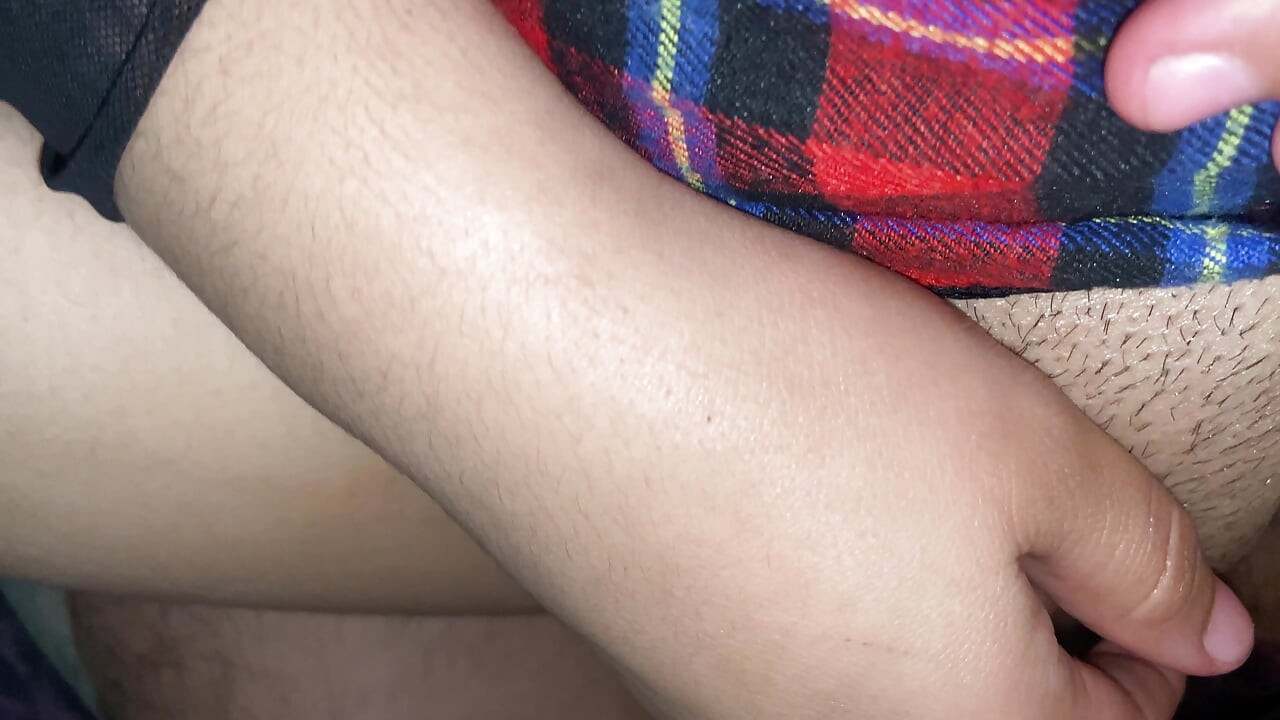 Aprovechando que estaba cansada, penetrándola por su coño y ano para saciar mis ganas de follarla - Parte 2