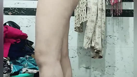 Прия Бхабхи, горячая видео съемка