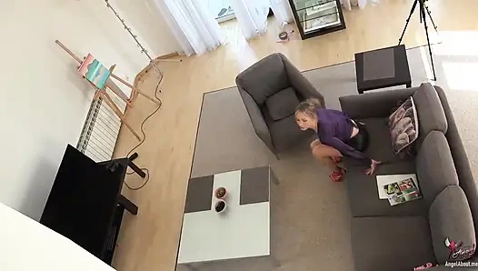 525 ein neugieriges mädchen wurde zur eisigen goldenen statue