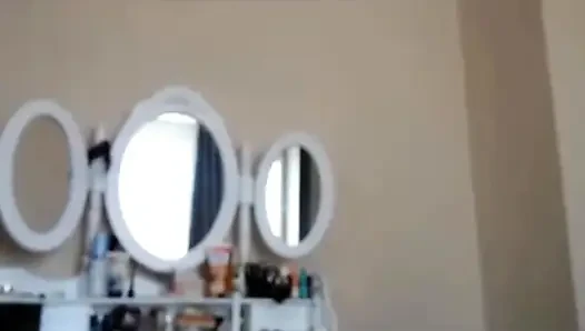 Sexydea im schlafzimmer spielt