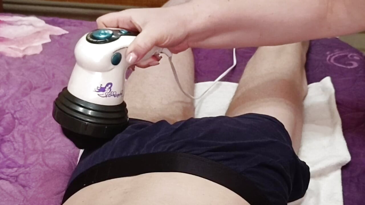 Přišel jsem ke své macechě na masáž a dostal jsem hluboké kouření jako bonus