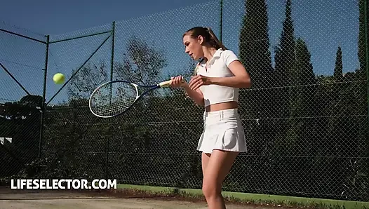 Alexis Crystal ve Angelika Grays ile edepsiz tenis maçı