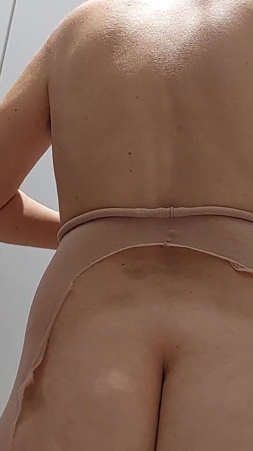 Amateur milf pussy, big ass, big tits. Sexy mom tries on pantyhose. | Clip 2