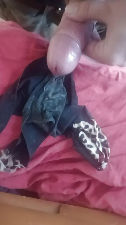 Cuming in roommates dirty panties