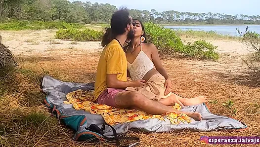 Seks dengan gadis India di laguna surga
