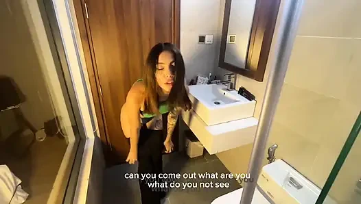 Сводная Сестра Не Дала Мне Принять Душ И Мы Хорошо Потрахались.