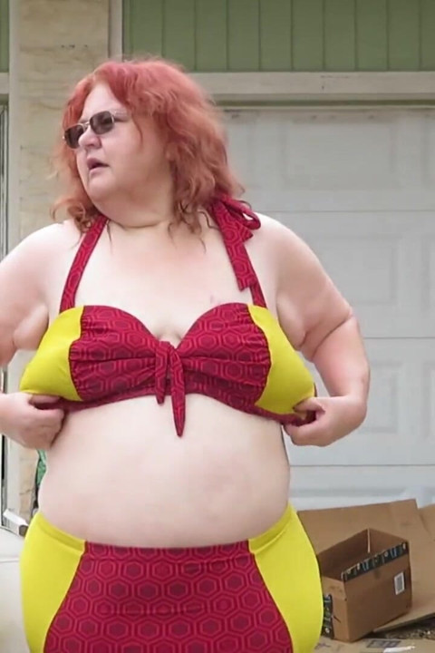 BBW car wash more flashing nurse VICKI BBW big as wet bikini
