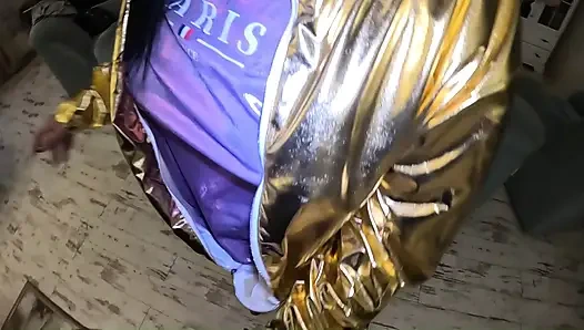 Tante seksi lagi asik masturbasi sampai tenggorokan sampai tenggorokan