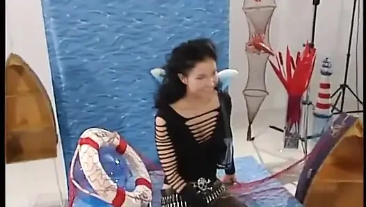 Pertama kali di depan kamera, masih agak malu