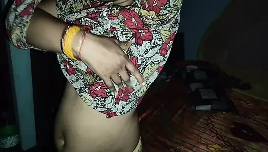 Desi Shruti Bhabhi menyepong air mani