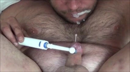 cum brushing my teeth with electrical toothbrush