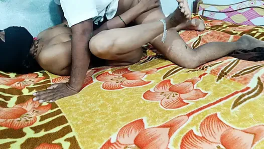 Rekaman seks istri hot india lagi asik nyepong kontol sambil jilat toket