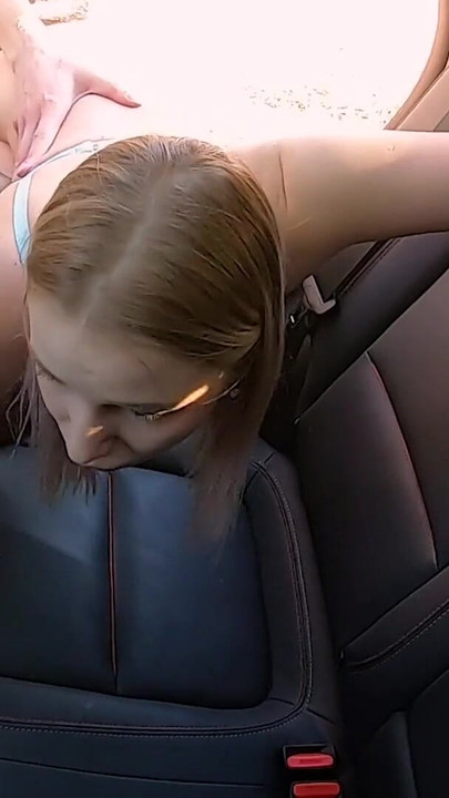 กระหรี่วัยรุ่นอยากเย็ดบนทางหลวง! | คลิป 1