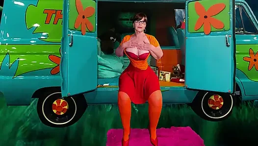 Granny Velma Dinkley's Undercover Slutty Sleuth Cock Sucker 8623 Fap
