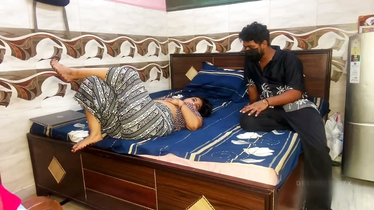 Hot Indian Stepmom Gets Super Wet During Hard Home Se