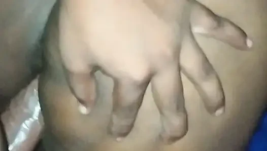 Khusbu bhabi kocasının arkadaşı tarafından sikiliyor