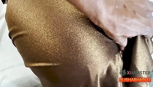 Hintli coupl eShares üvey anne ile yatak yaparken üvey kız kardeşi yatağın altına saklanıyor inHindi Audio