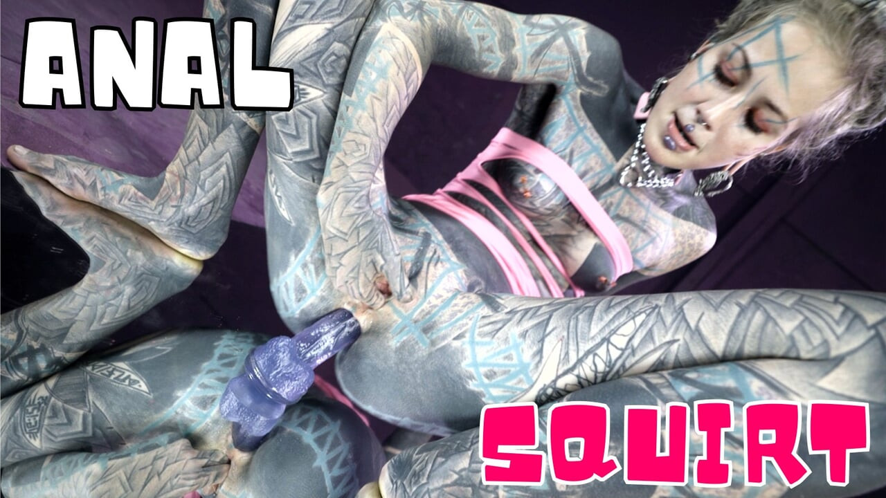 Tattooed Girl Fuck herself in the Mirror with Toys ANAL Play