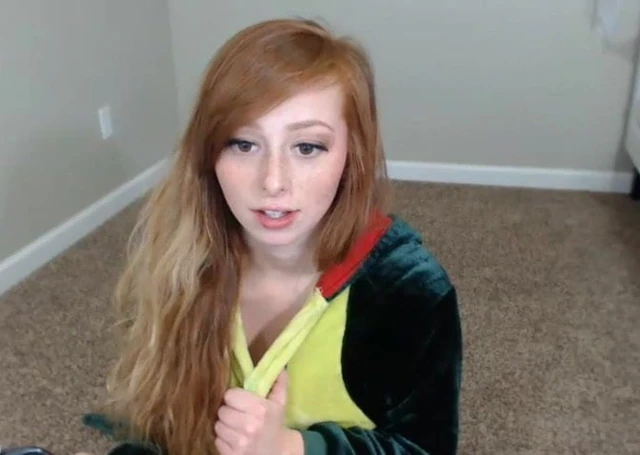 ginger lotion tits on cam