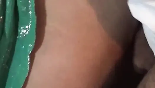 Aku memeriksa mesin seksi saudari iparku dan mendinginkannya.