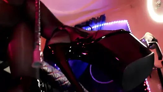 Сексуальная фут-фетиш бдсм госпожа Eva, латексная домина