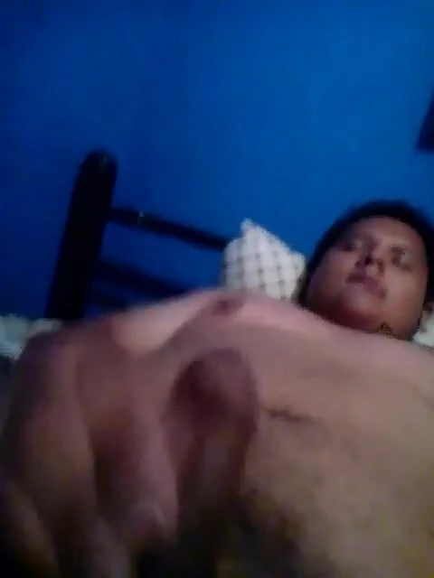 GORDITO DE 19 TIRA SU LECHE CALIENTE PARA MI