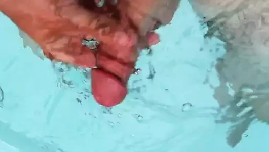havuzdaki penis