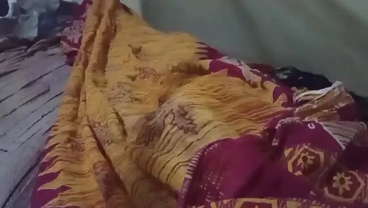 Aaj morning time mein land khada ho gaya building mein desi aunty ki sexy chudai