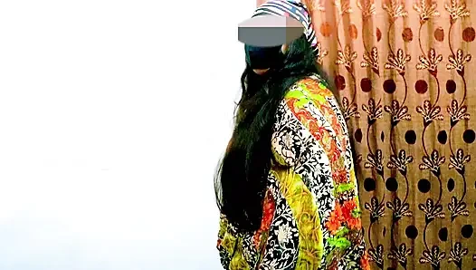 Güzel Hintli üvey erkek kardeş ve aldatan üvey kız kardeş seks, gerçek 18+ desi romantizmi, bangla edepsiz konuşma xxx video