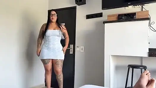 Mein freund lehnt mich wegen meines kleides ab und mein stiefbrud fickt mich