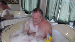 Tubby papa dans la baignoire