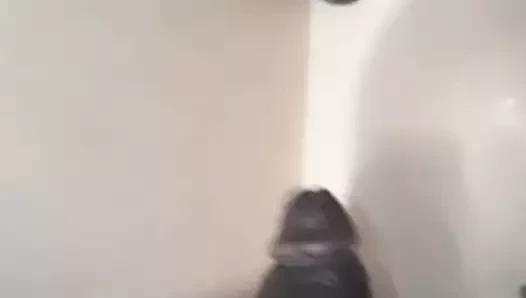 O mor canavarı okşamak...