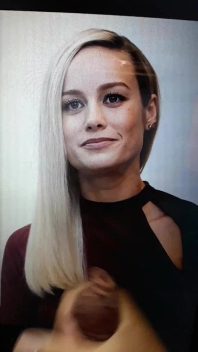 Sborrata in omaggio a brie larson # 1