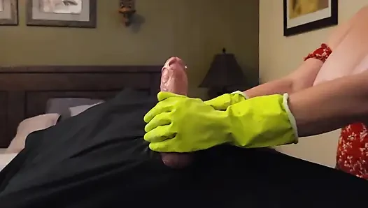 Super NAHAUFNAHME Latexhandschuhe und heiße Öl POV Edging Penis massage mit riesigem CUMSHOT