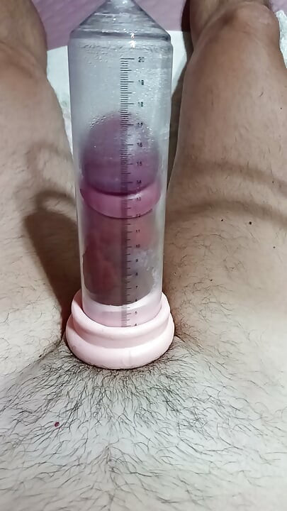I'm pumping my cock and swinging it