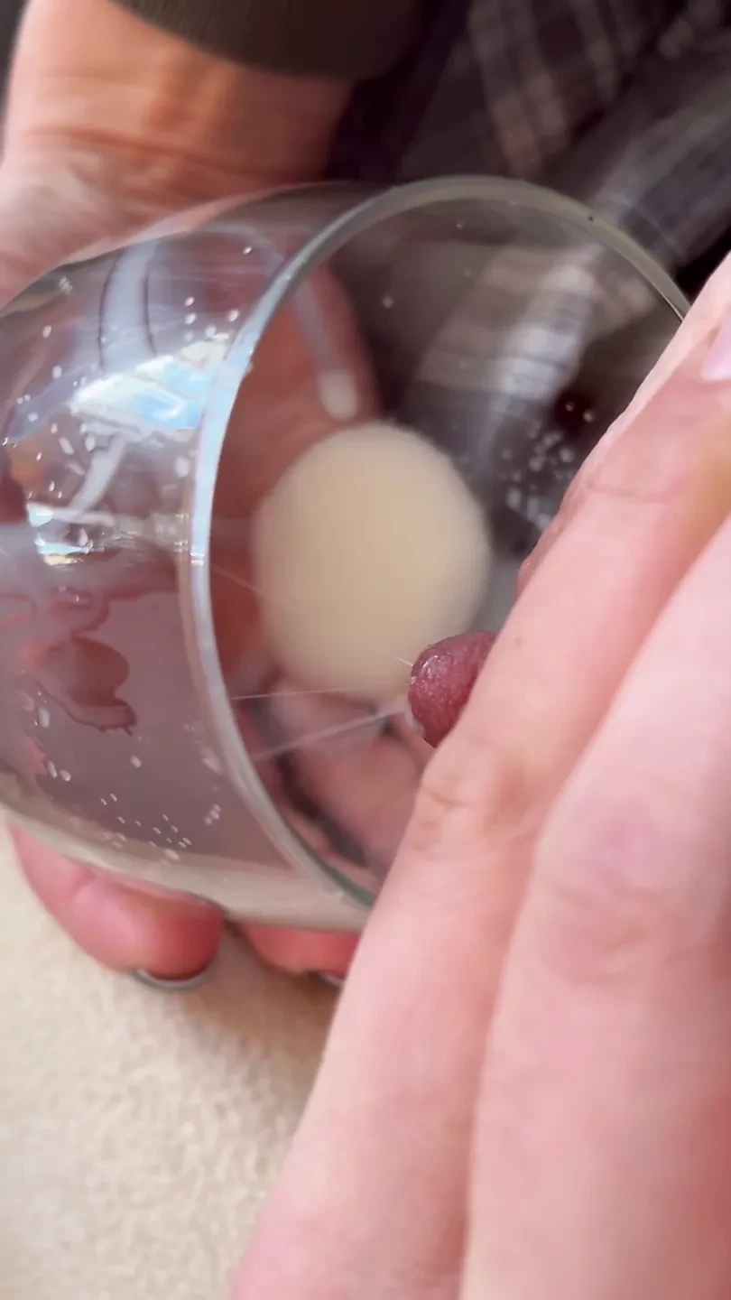 Hot Mom gets her big natural tits drained!