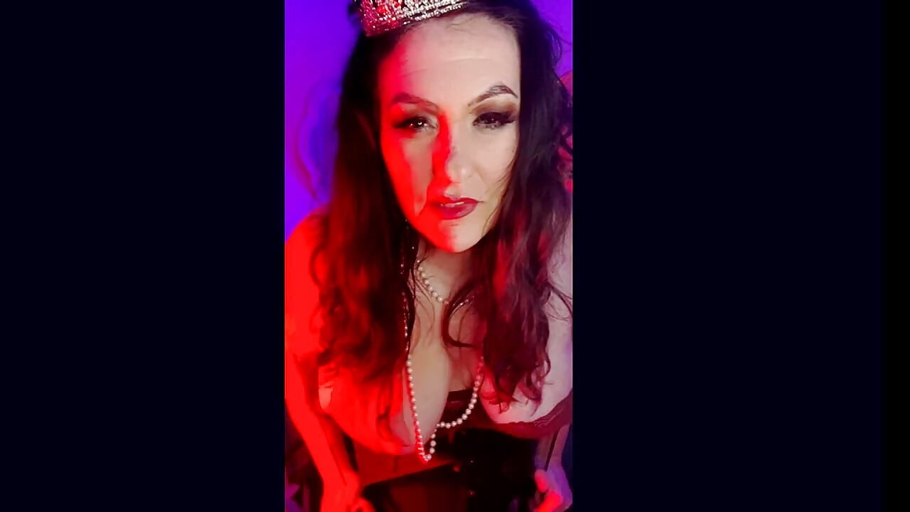 HOmewrecking BBW Babe SanDiego8383 bdegs fotr her married lover's cock