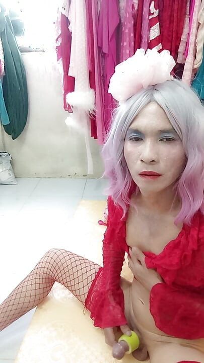 Transgender Oanh Le wears sexy clothes porn selfie with a homemade cuff