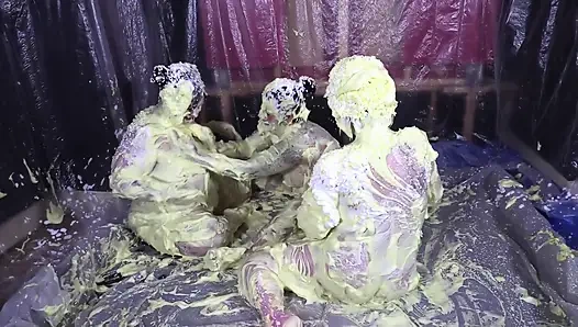 Schaumspaß mit Cheyenne Hannah und Skyler