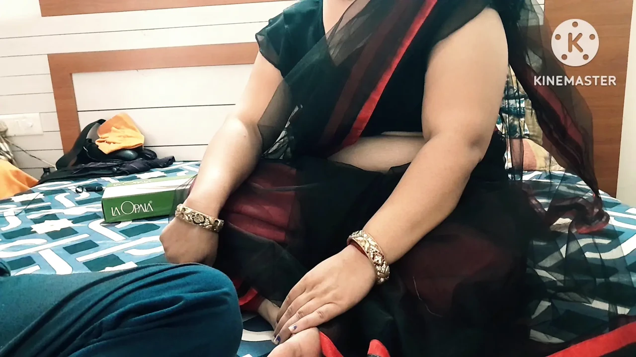 PADOSAN BHABHI DIWALI PR GHAR AAYI AUR CHUDAI KRWA KR GYI IN HINDI AUDIO