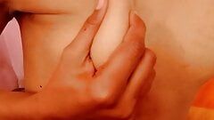 Vidéo sexy d'un petit cul indien - vidéo de sexe avec une fille du nouvel âge