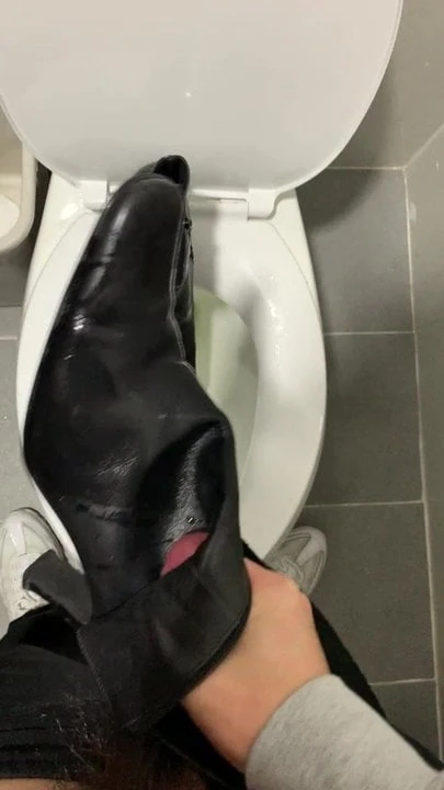 boots fuck masterbarion