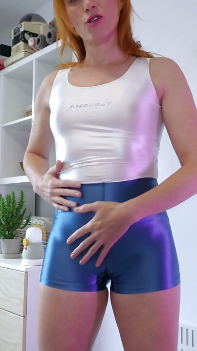スパンデックスショーツに濡れた膣液