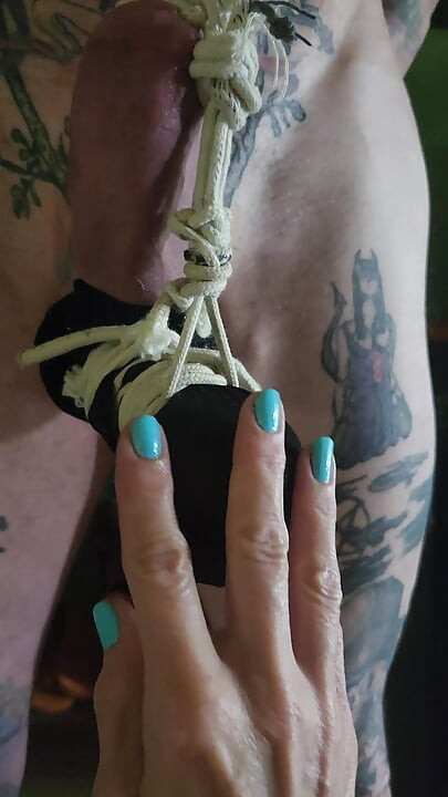 Goode Girl Ballbusting Foot Fun