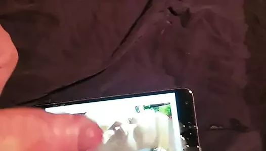 Fucklets'in yüzüne boşalma