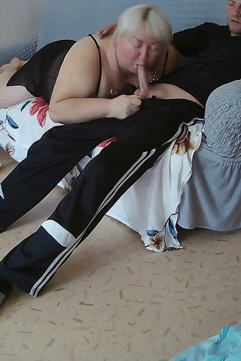 Mother-in-law Gives a Long Deep and High-quality Blowjob Before My Cumshot in Her Mouth