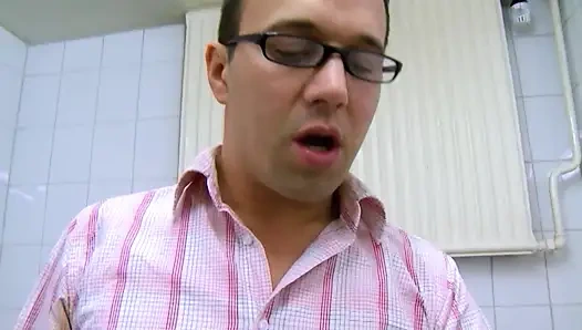 Pertemuan kamar mandi dominan jerman